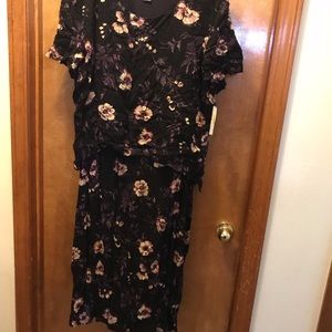 Connected App Dress Purple Floral Short Sleeve 20W